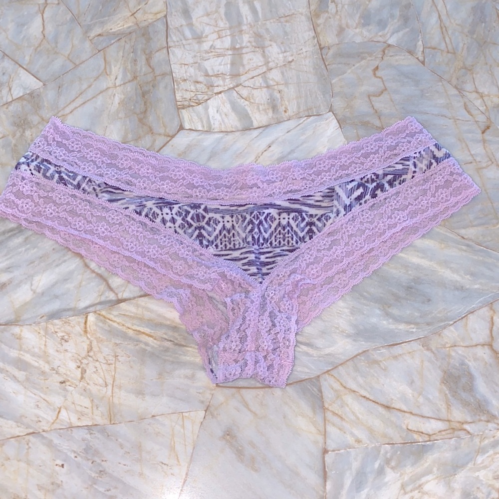 Victoria's Secret CHEKKY Lacie Floral Lace Panty‎ Small